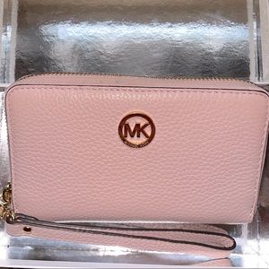 Michael Kors Jet Set Travel Continental Wallet